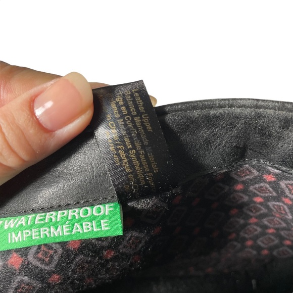 Cougar Leather Waterproof Boots 9 Bang Black Ankle Booties Wedge Lug Sole Round - Picture 4 of 12